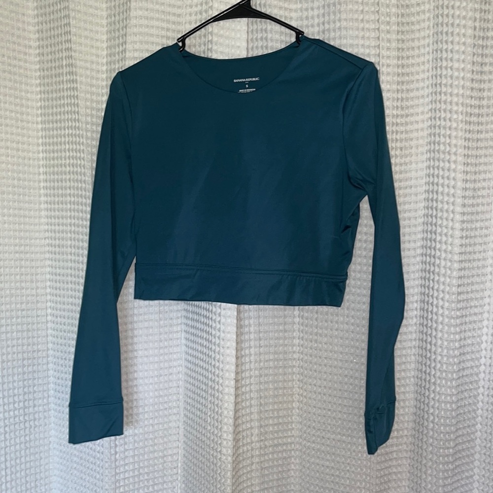 Banana Republic cropped work out top